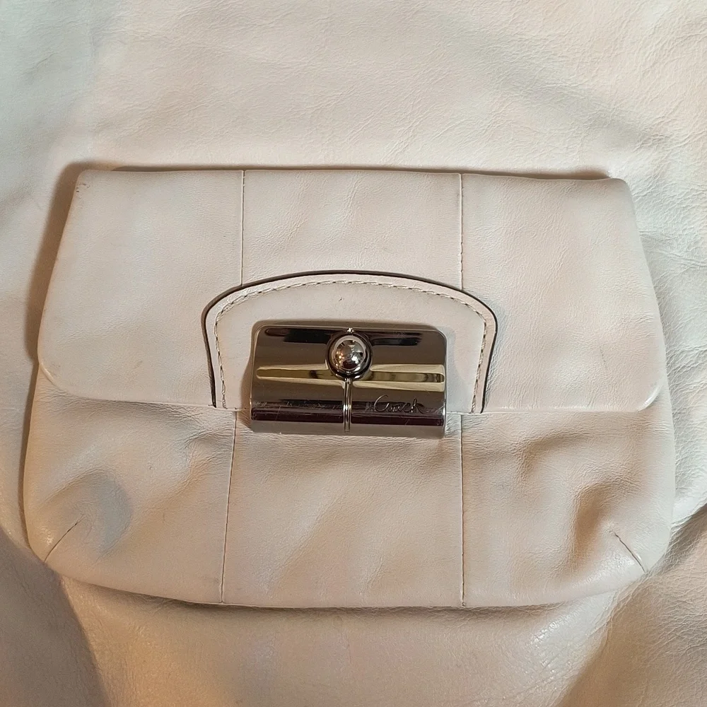 Coach chic white
